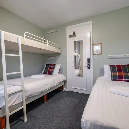 Stableside At Racecourse Otel 3*