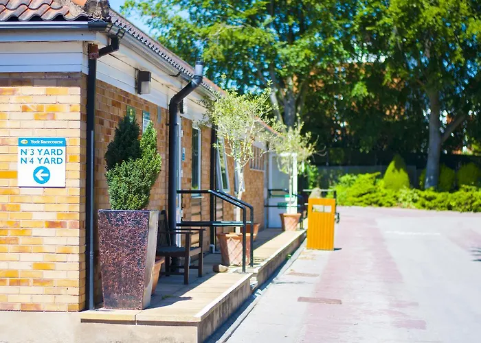 Hotel Stableside At Racecourse 3*