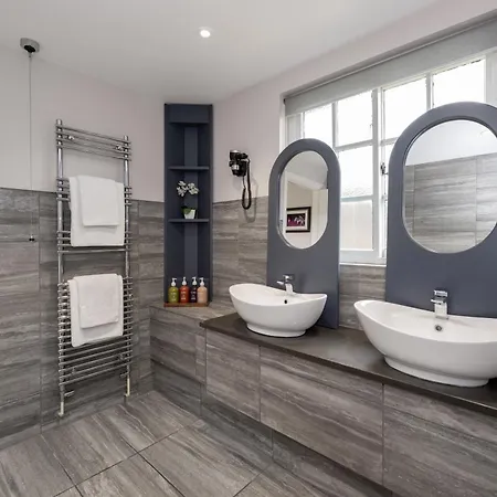 Stableside At Racecourse Hotel York