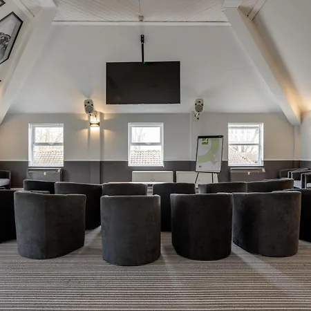 Stableside At Racecourse فندق