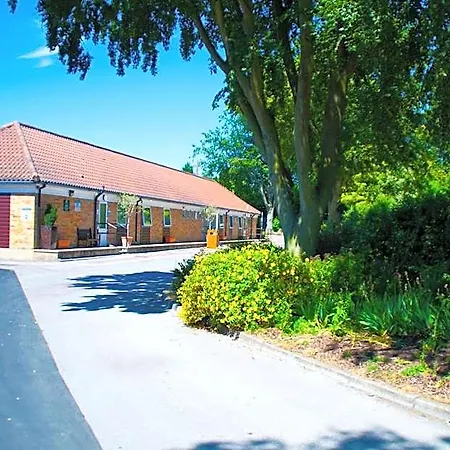 Stableside At Racecourse Hotel 3*
