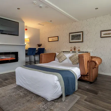 Stableside At Racecourse Hotel 3*