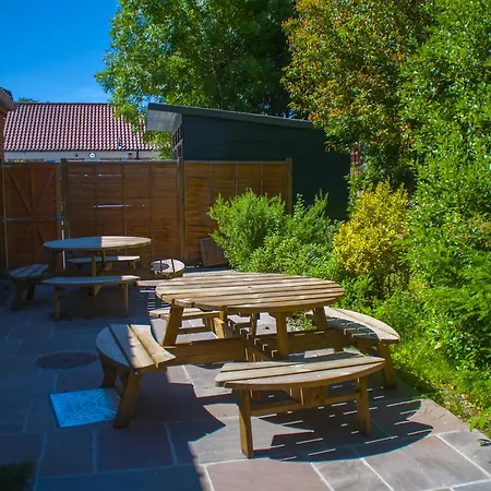 Stableside At Racecourse Hotel