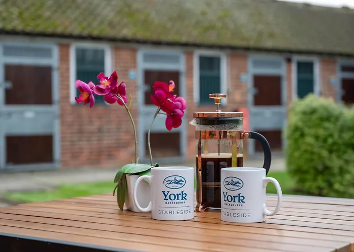 Stableside At Racecourse فندق