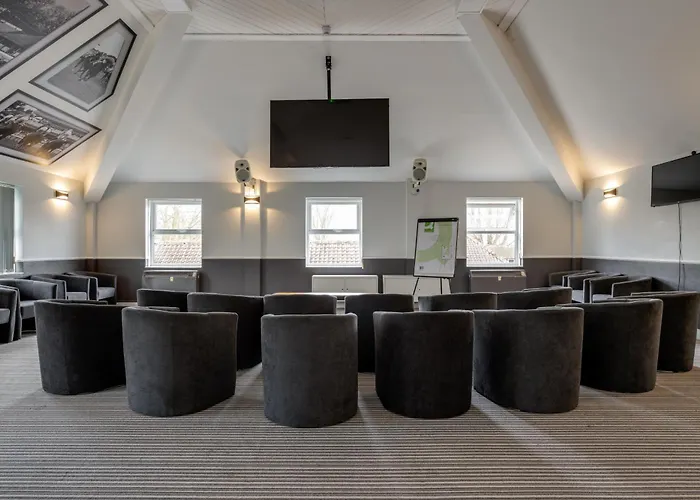 Stableside At Racecourse فندق