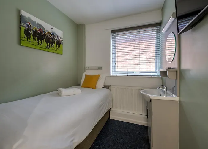 فندق Stableside At Racecourse 3*