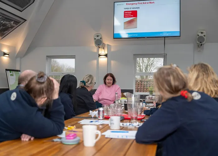 Stableside At Racecourse 3*