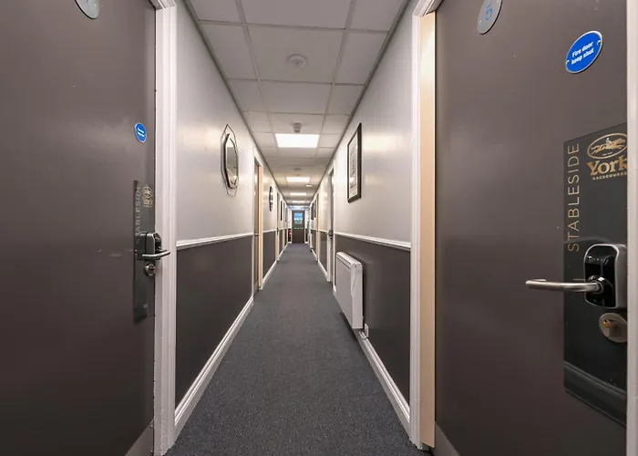 Stableside At Racecourse فندق 3*