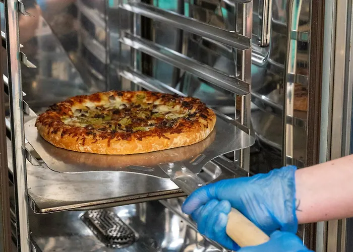 Stableside At Racecourse 3*