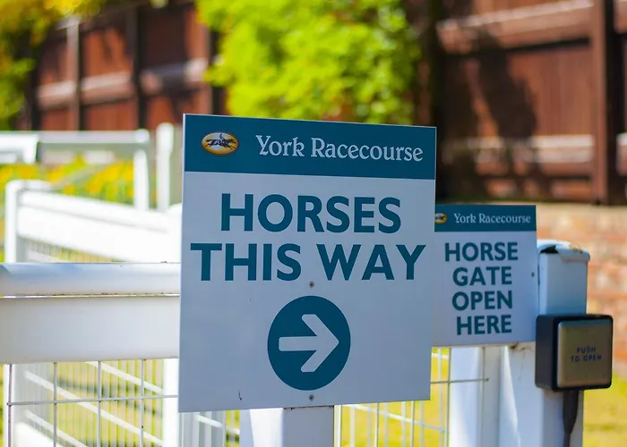 Stableside At Racecourse فندق 3*