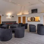 Stableside At Racecourse Hotel