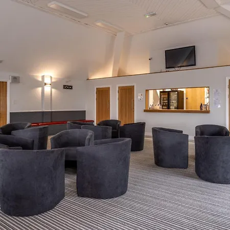 Stableside At Racecourse Hotel