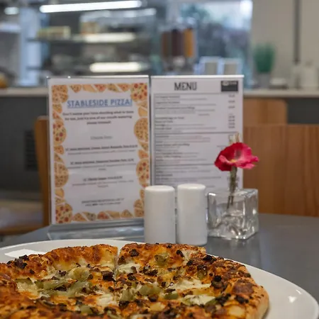 Stableside At Racecourse 3*