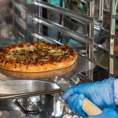 Stableside At Racecourse 3*