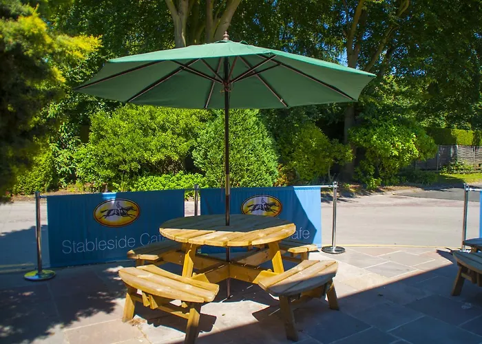 Stableside At Racecourse 3* York